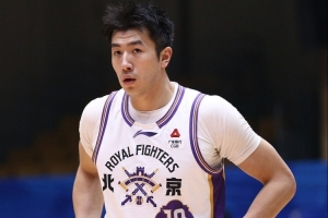 媒体人：金鑫这两场属实是以德报怨了 邹雨宸在攻防两端打得很好