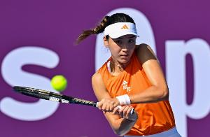 WTA250鲁昂站第二轮：王欣瑜3-5落后时因伤退赛，科斯蒂亚晋级